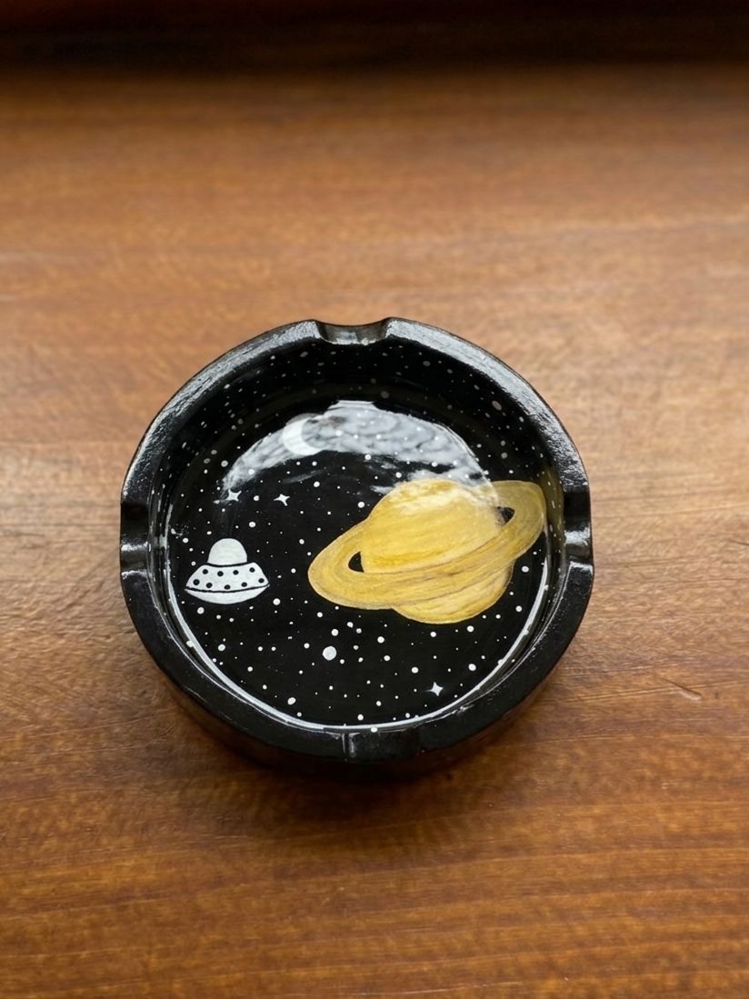 Cinzeiro Saturno